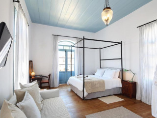 Polis 1907 by Louis Hotels