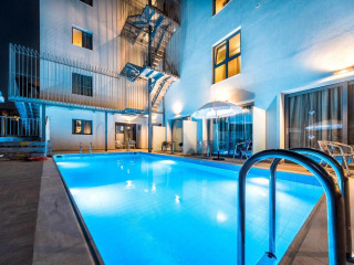 DIAMOND HOTEL