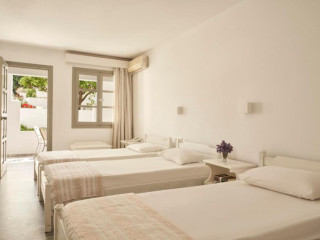 Polos Hotel Paros