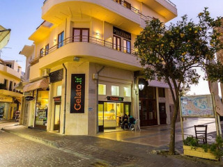 Polyxenia Suites