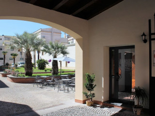 POMPEI HOSTEL SUITES & BREAKFAST DELUXE