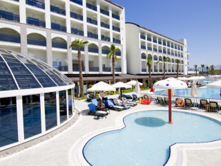 PORT RIVER HOTEL & SPA