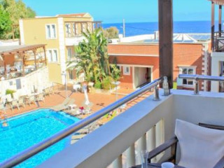 PORTO KALAMAKI HOTEL