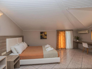 Porto Planos Beach Hotel