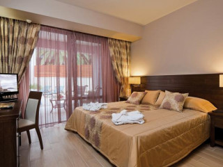 PORTO PLATANIAS BEACH RESORT