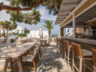 Poseidon Hotel Suites