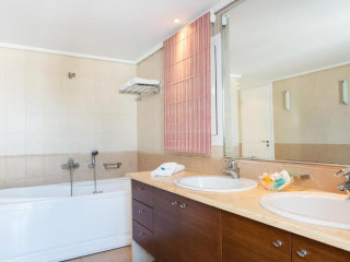 Poseidon Hotel Suites