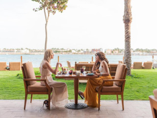 POSH CLUB SUNRISE CRYSTAL BAY RESORT