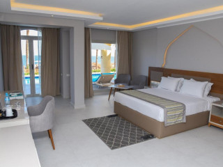 POSH CLUB SUNRISE DIAMOND BEACH RESORT