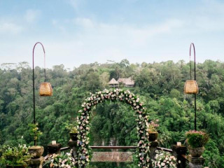 Pramana Watu Kurung Resort