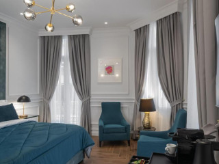 Praxitelous Luxury Suites