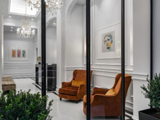 Praxitelous Luxury Suites