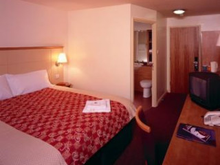 PREMIER INN LONDON KENSINGTON (EARL'S COURT)