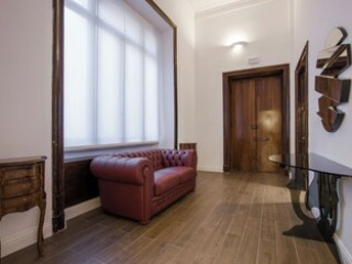 PRESTIGIOUS APARTMENT VIA BARBERINI
