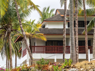 Prideinn Flamingo Beach Resort & Spa