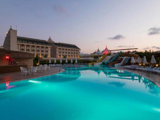 Queens Bay Hotel