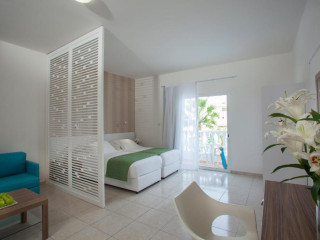 Princessa Vera Hotel Apartments