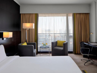 Pullman Dubai Creek City Centre Hotel