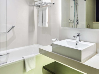 Pullman Dubai Creek City Centre Hotel