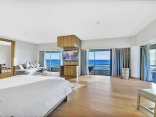 Pullman Phuket Karon Beach Resort