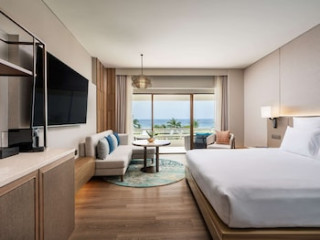 Pullman Phuket Karon Beach Resort