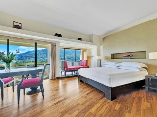 Pullman Phuket Karon Beach Resort