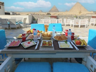 PYRAMID EDGE HOTEL