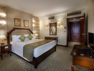 Pyramisa Suites Hotel Cairo