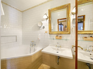 PYTLOUN CHATEAU HOTEL CTENICE PRAHA - VINOR