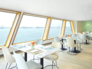 Queen Elizabeth 2 Hotel
