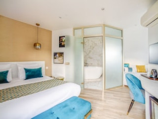 QUEEN`S BOUTIQUE HOTEL