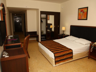 QUEENS PARK RESORT GOYNUK