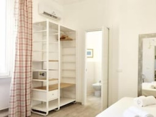 RAFFAELA'S SUITE AND ROOMS