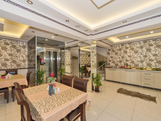 Raimond Hotel