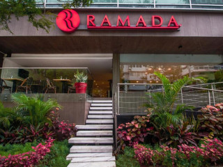 Ramada by Wyndham Panama Via Argentina