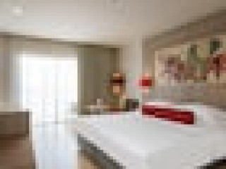 Ramada by Wyndham Phuket Deevana