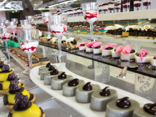 Ramada Hotel and Suites By Wyndham Kusadasi