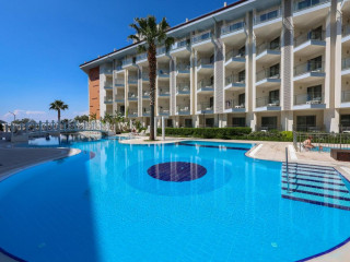 RAMADA HOTEL SUITES BY WYNDHAM KUSADASI