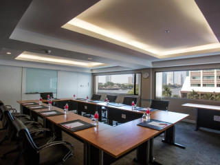 Ramada Plaza By Wyndham Bangkok Menam Riverside