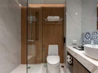 Ramada Plaza by Wyndham Chao Fah