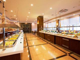 Expat Hotel