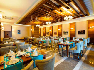 RAMADA RESORT BY WYNDHAM SIDE