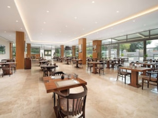 RAMADA & SUITES BY WYNDHAM ISTANBUL ATAKOY