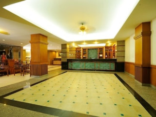 RAMBUTTRI VILLAGE INN & PLAZA