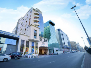 Raviz Center Point Hotel