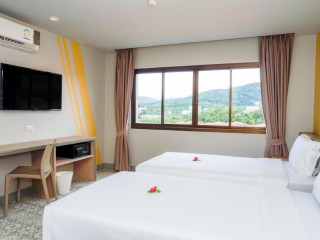 Recenta Suite Phuket Suanluang