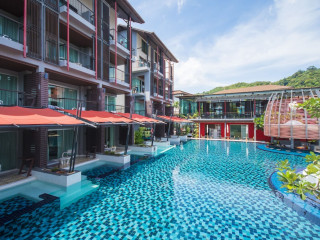 RED GINGER CHIC RESORT