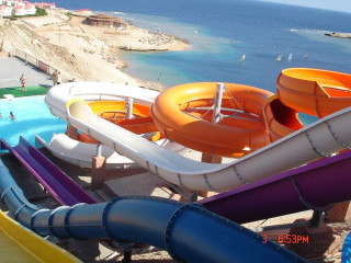 HILLSIDE BEACH CLUB