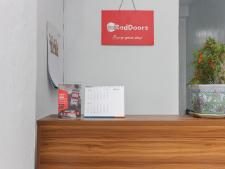 RedDoorz Near Universitas Medan Area