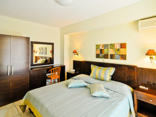 THREE CORNERS SUNNY BEACH RESORT